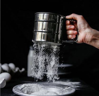 🥮 Stainless Steel Baking Flour Sifter – Perfect Baking Tool!